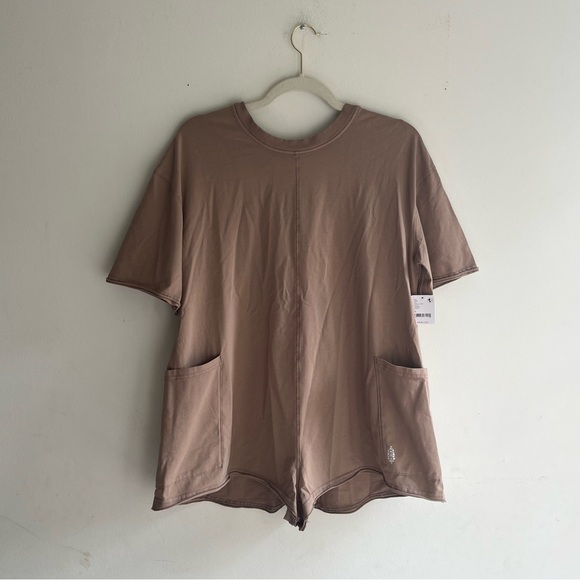 NWT! FREE PEOPLE MOVEMENT Hot Shot Tee Romper Size XS - Picture 2 of 5